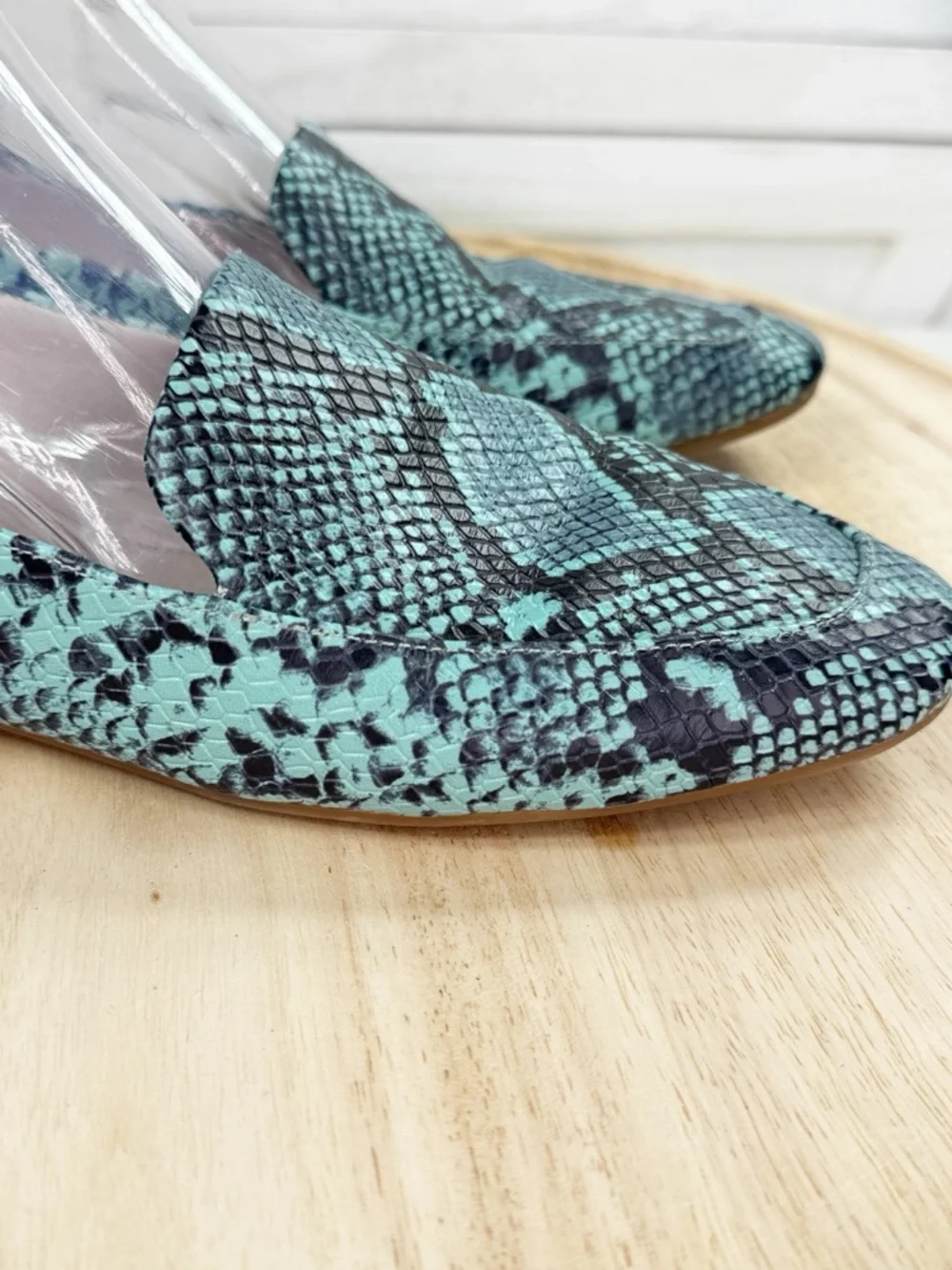 Gianni Bini Turquoise Teal Snakeskin Loafers‎ Flats Leather Size 8